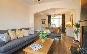 2 Gladstone Avenue
